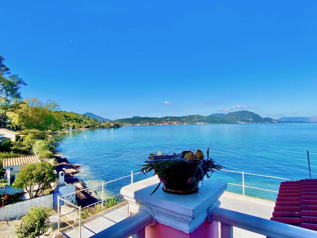Seafront Villa Ourania Mesongí Exteriör bild